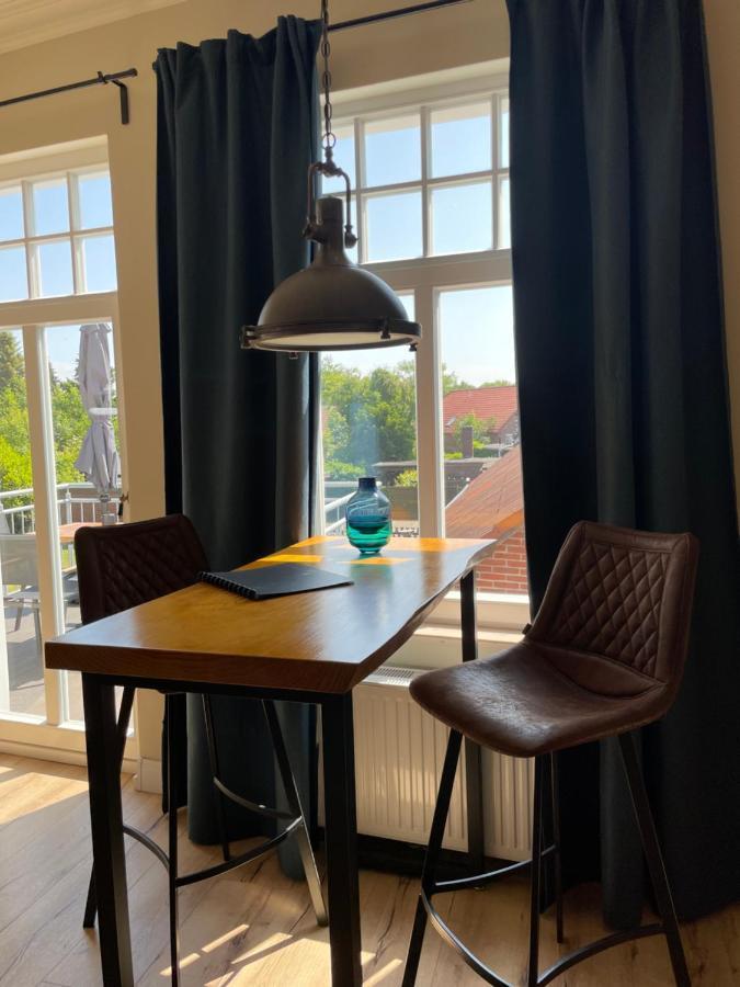 Luxus Lindenhof Apartments Zetel Екстериор снимка